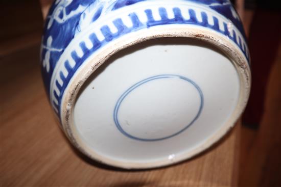 A large 19th century Chinese blue and white jar and cover Height 32cm